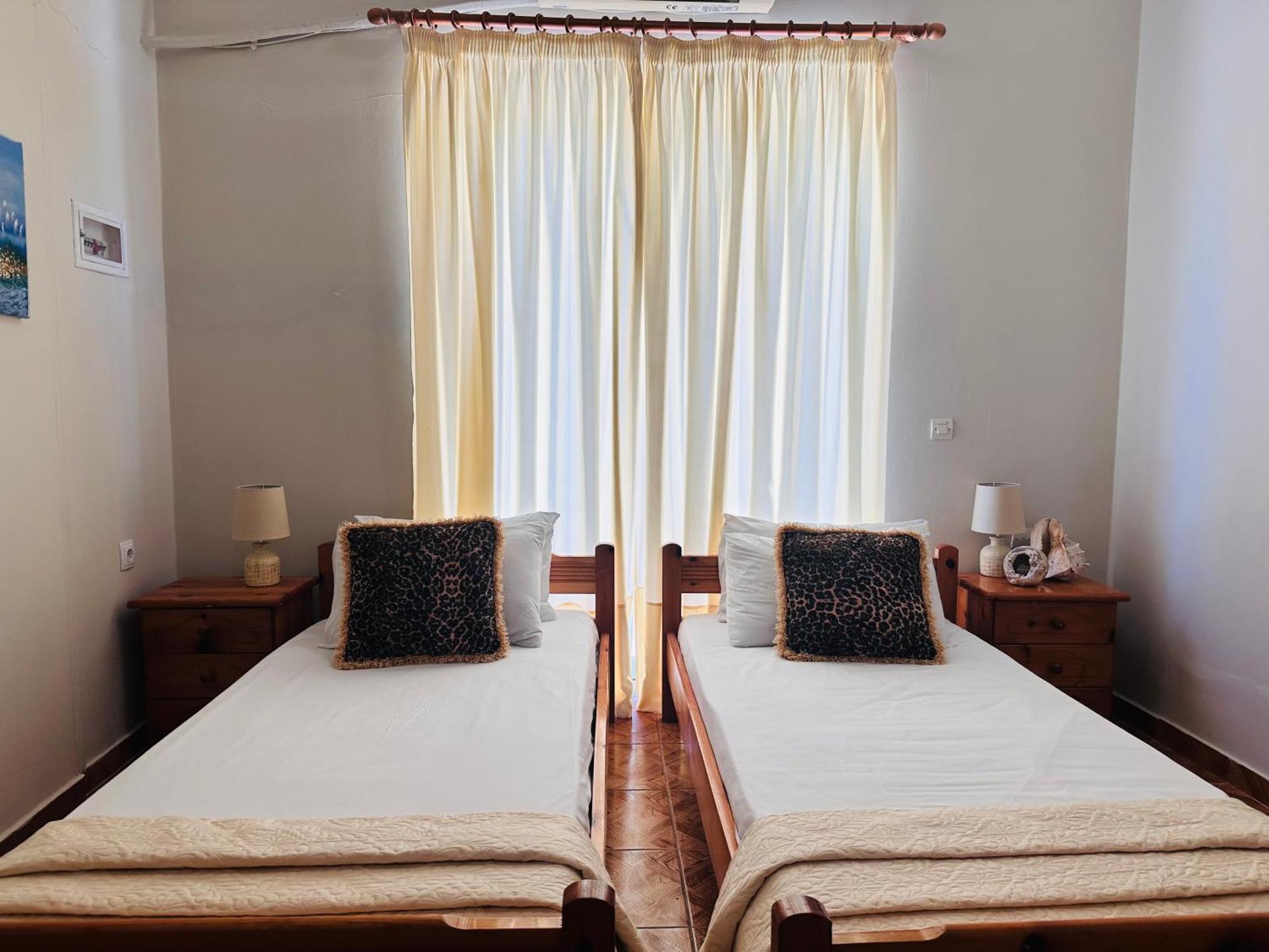 Estate "Tsoukalas Group" Ambelokipoi  エクステリア 写真